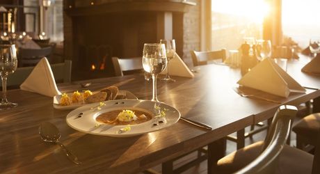 ノルウェー ハンメルフェストのホテル4選 白夜の町を堪能しよう おすすめ旅行を探すならトラベルブック Travelbook ノルウェー ハンメルフェストのホテル4選 白夜の町を堪能しよう おすすめ旅行を探すならトラベルブック Travelbook