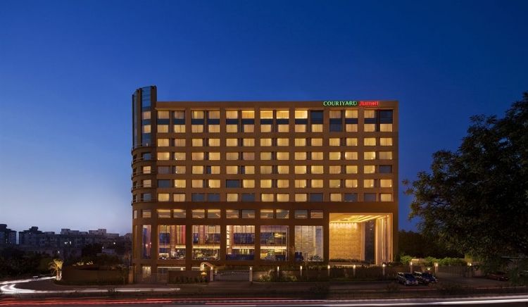 コートヤード バイ マリオット アフマダーバード