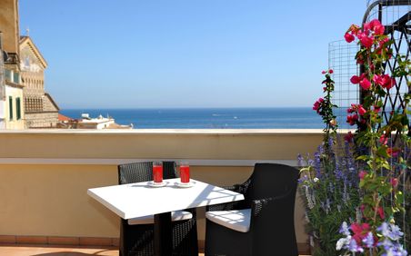 イタリア アマルフィのおすすめ格安ホテル選 口コミ評判の高い宿をご紹介 おすすめ旅行を探すならトラベルブック Travelbook