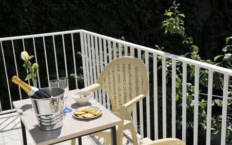 モンパルナス駅周辺のおすすめホテル選 格安なのに快適な宿もご紹介 おすすめ旅行を探すならトラベルブック Travelbook