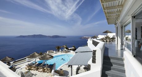 ギリシャ サントリーニ島の高級ホテル選 口コミ評判の高い宿をご紹介 おすすめ旅行を探すならトラベルブック Travelbook ギリシャ サントリーニ島の高級ホテル選 口コミ評判の高い宿をご紹介 おすすめ旅行を探すならトラベルブック Travelbook