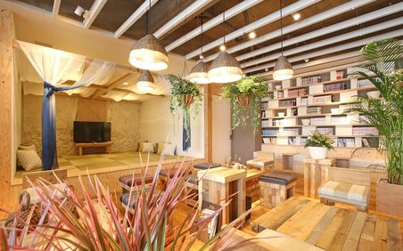 沖縄のおすすめ人気ゲストハウス選 格安でおしゃれな宿をご紹介 おすすめ旅行を探すならトラベルブック Travelbook 沖縄のおすすめ人気ゲストハウス選 格安でおしゃれな宿をご紹介 おすすめ旅行を探すならトラベルブック Travelbook