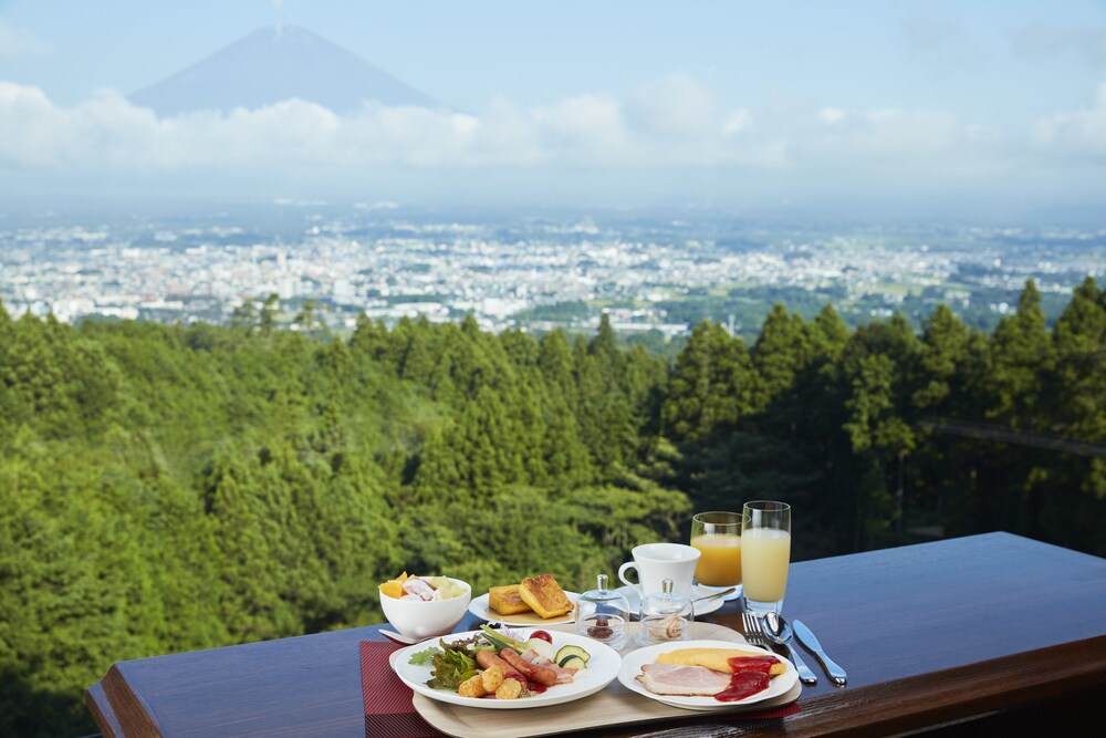 レンブラントプレミアム富士御殿場 旧ｌａｌａ ｇｏｔｅｎｂａ ララ 御殿場 ホテル リゾート 21年最新の料金比較 口コミ 宿泊予約 トラベルブック Travelbook