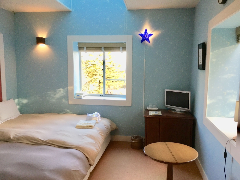 ファミリーペンション アースルーフ 22年最新の料金比較 口コミ 宿泊予約 トラベルブック Travelbook