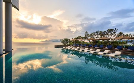 ベトナム ニャチャンのおすすめ最高級ホテル10選 贅沢スイートを堪能しよう おすすめ旅行を探すならトラベルブック Travelbook ベトナム ニャチャンのおすすめ最高級ホテル10選 贅沢スイートを堪能しよう おすすめ旅行を探すならトラベルブック Travelbook