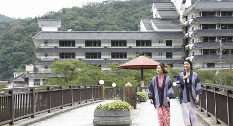 三朝温泉のおすすめ旅館ランキング10選 リーズナブルな宿から高級旅館までご紹介 おすすめ旅行を探すならトラベルブック Travelbook 三朝温泉のおすすめ旅館ランキング10選 リーズナブルな宿から高級旅館までご紹介 おすすめ旅行を探すならトラベルブック Travelbook