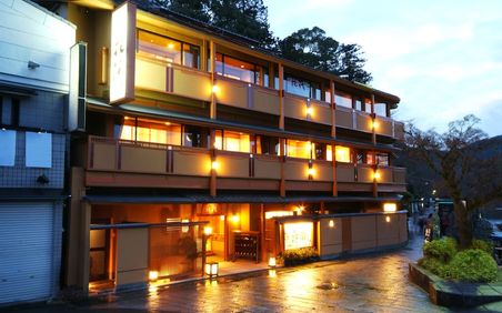 京都 嵐山周辺のおすすめ旅館10選 カップルにも人気の高い宿をご紹介 おすすめ旅行を探すならトラベルブック Travelbook 京都 嵐山周辺のおすすめ旅館10選 カップルにも人気の高い宿をご紹介 おすすめ旅行を探すならトラベルブック Travelbook