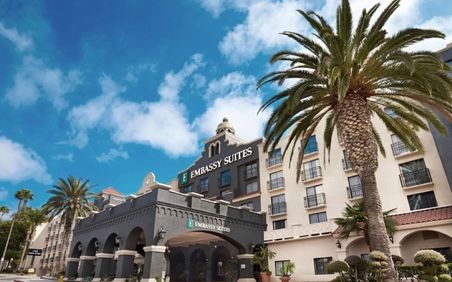 ロサンゼルス空港 Lax 周辺のホテル10選 編集部厳選のホテルはこちら おすすめ旅行を探すならトラベルブック Travelbook ロサンゼルス空港 Lax 周辺のホテル10選 編集部厳選のホテルはこちら おすすめ旅行を探すならトラベルブック Travelbook