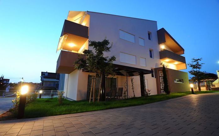 アパートメンツ ヒルズ