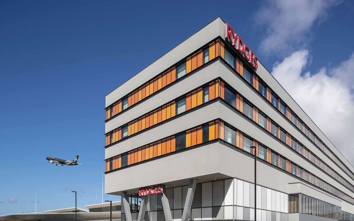 リッジス ウェリントン エアポート